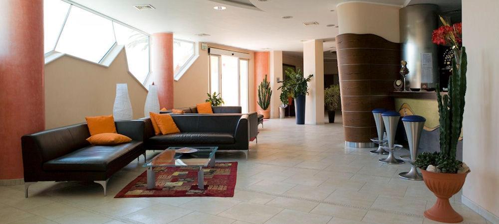 Hotel Del Sole マルゲリータ・ディ・サヴォイア エクステリア 写真